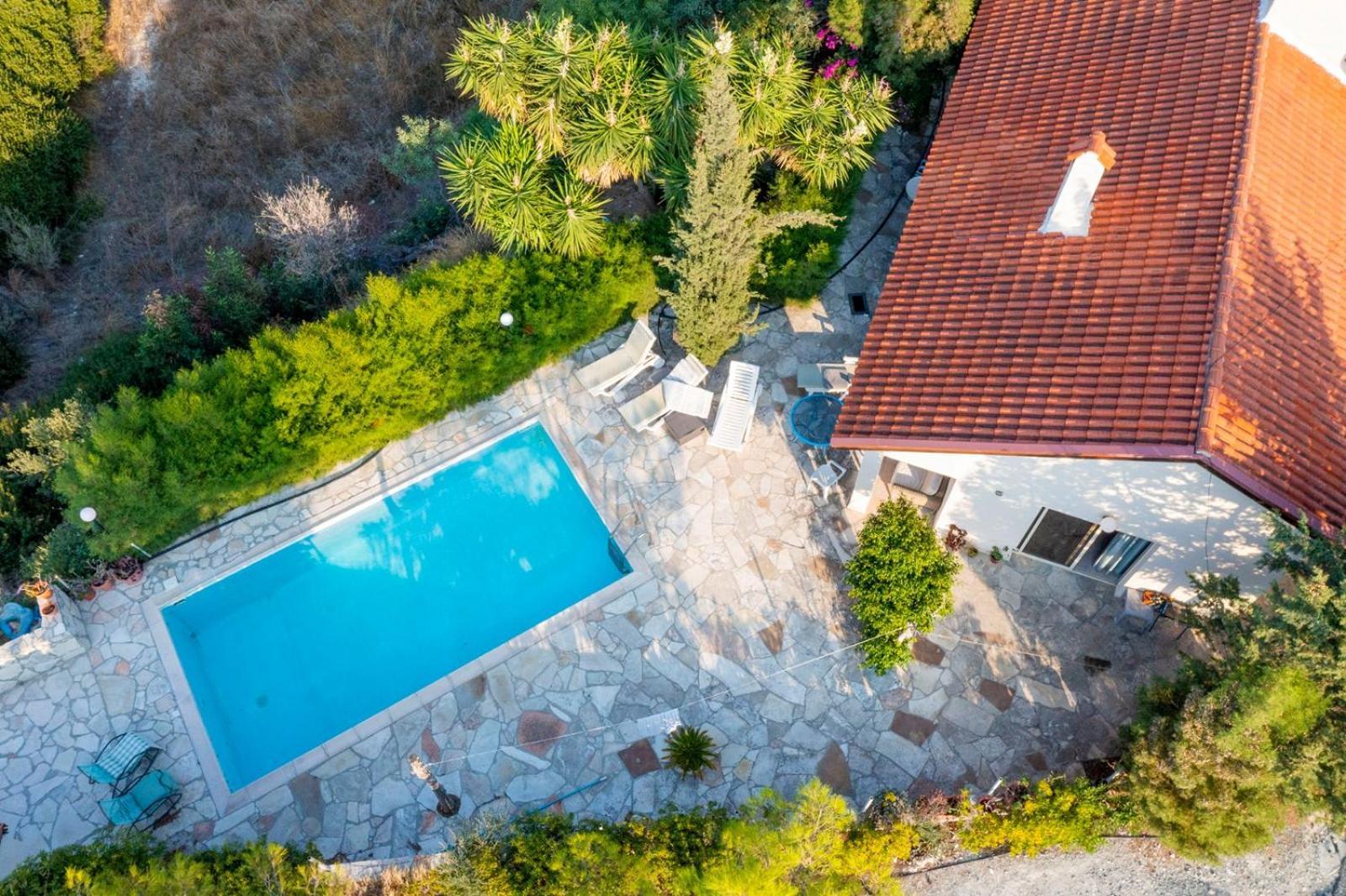 Swimmers' Paradise Pissouri Exterior photo