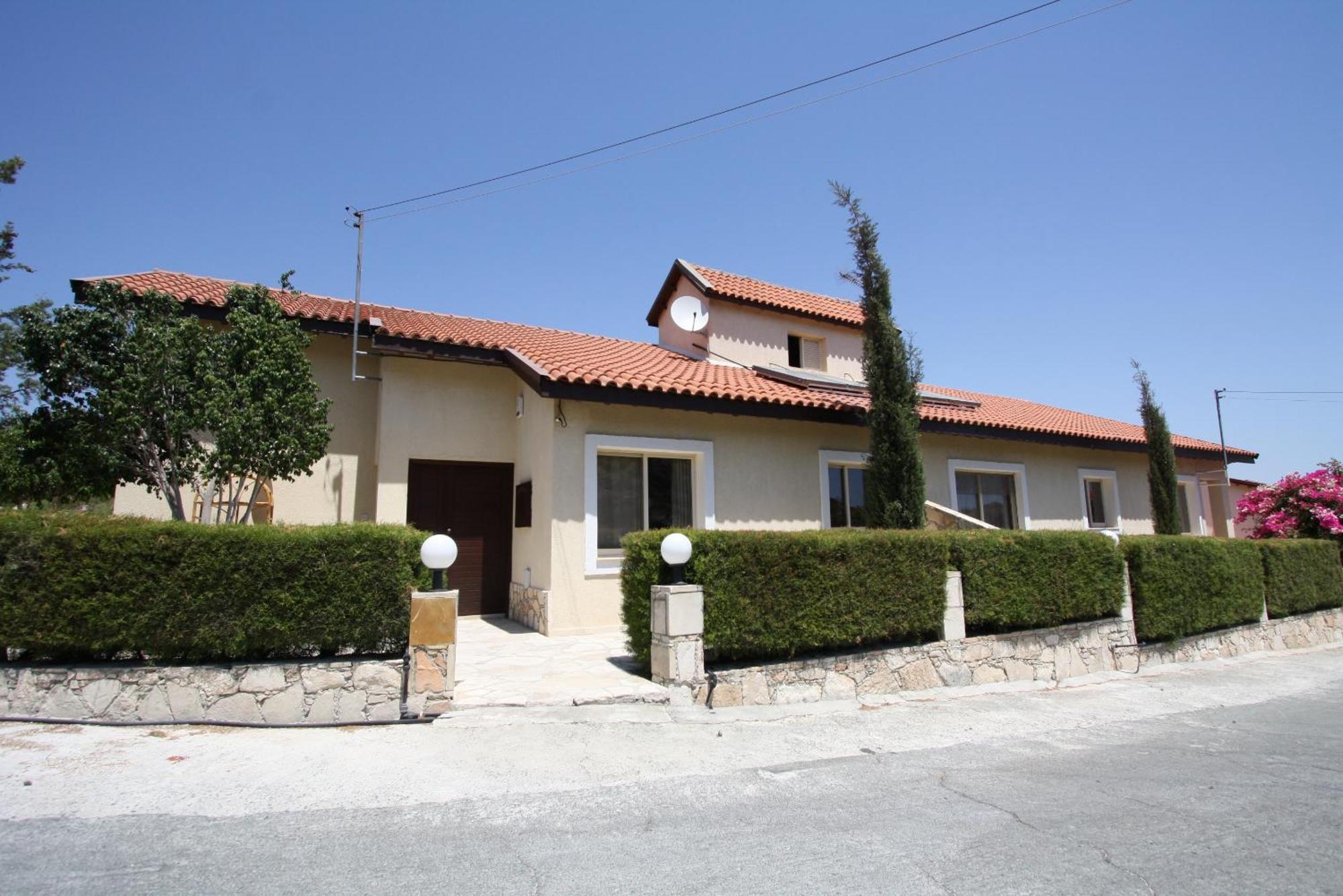 Swimmers' Paradise Pissouri Exterior photo
